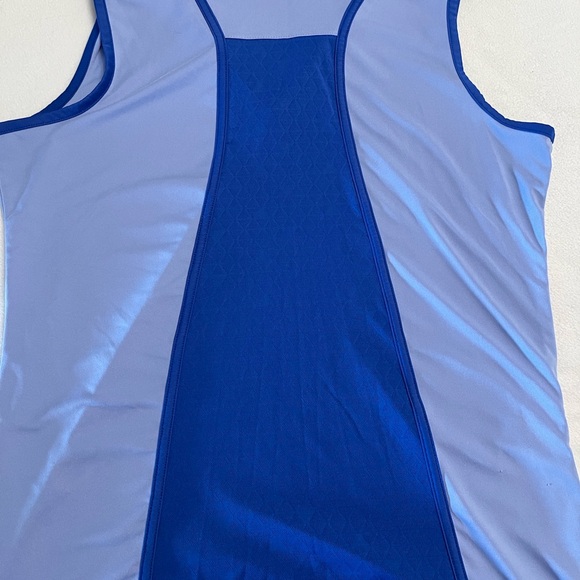 Two tone blue tank top. Perfect for golf. Like new - Picture 3 of 5